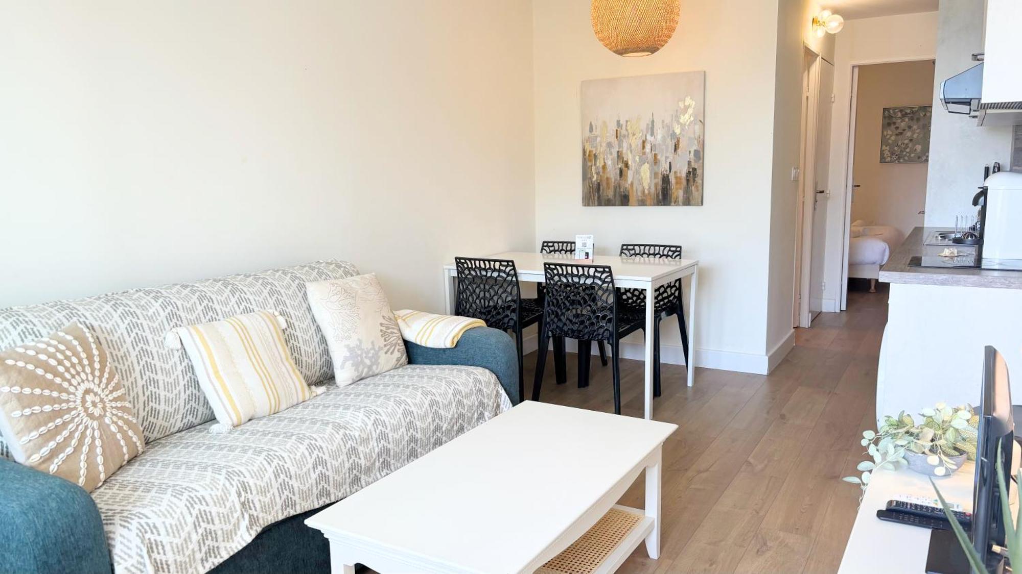 Appartement 0321, Piscine - Parking - Proche Plages - Palmazur Vacances カンヌ エクステリア 写真
